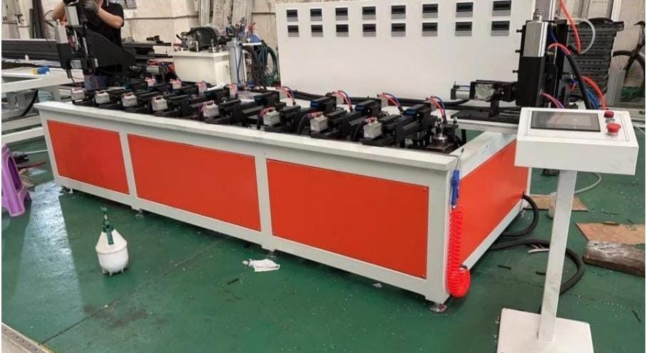 Formwork Multi spindle slot milling with auto flip -XC -8